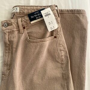 Abercrombie curve love high rise 90’s relaxed jean - size 30 - oat color